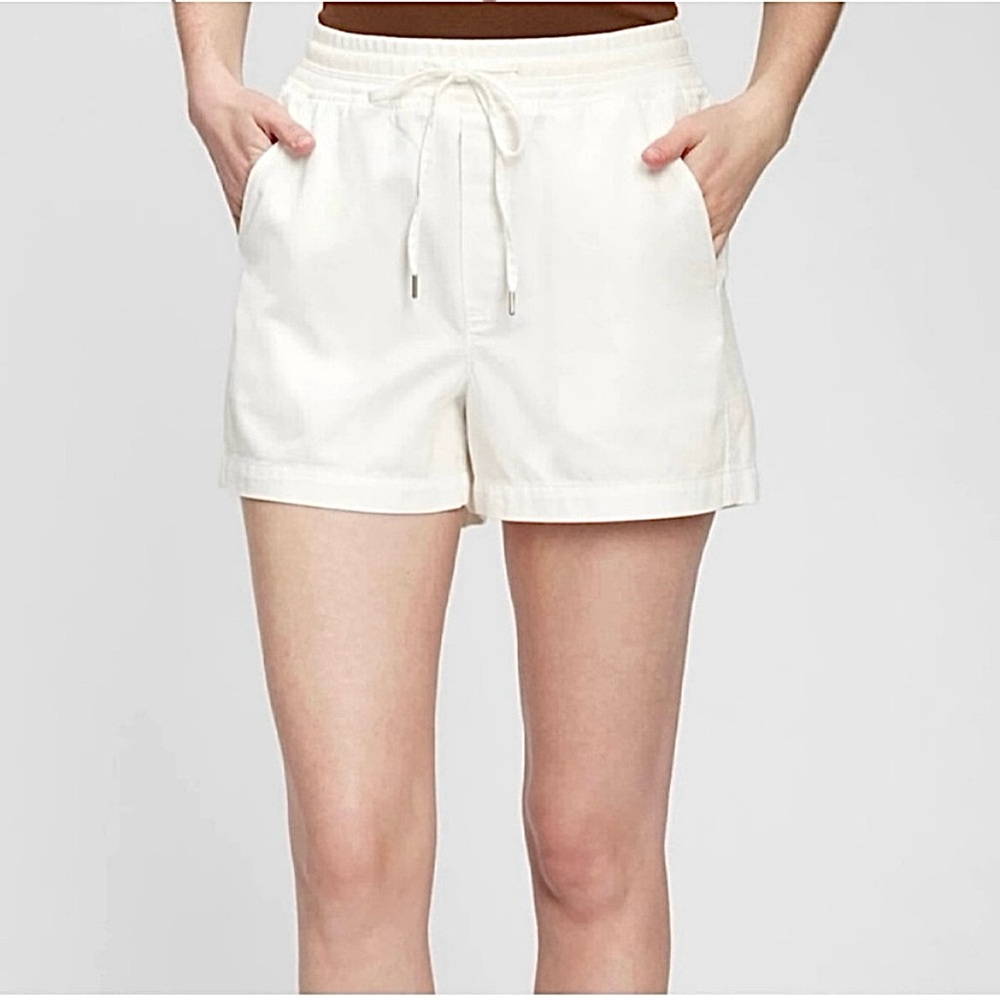 GAP- White Pull-on Shorts with Tie Waist